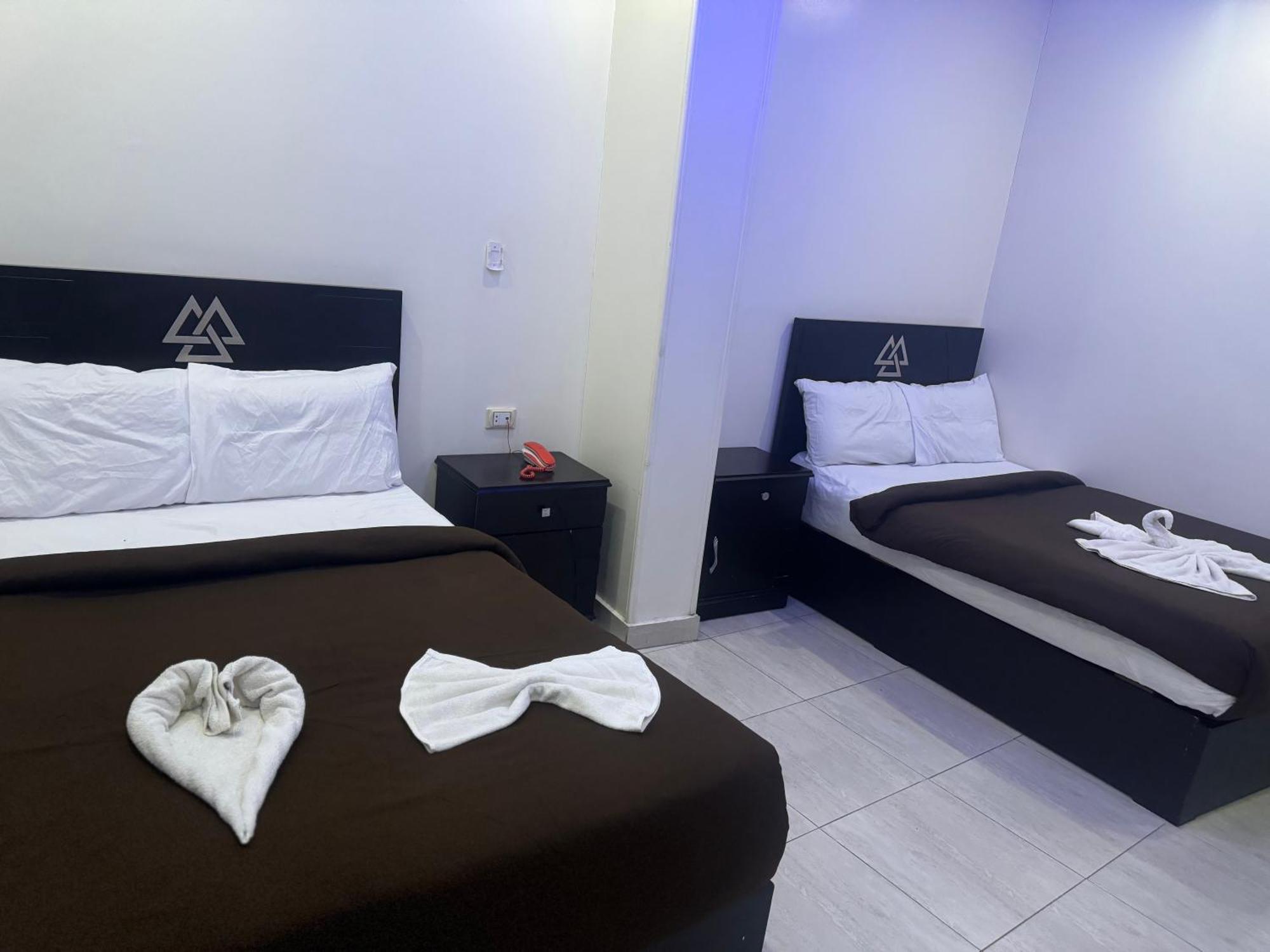 Pyramids And Sphinx Hotel Kafret el-Gabal Exterior foto